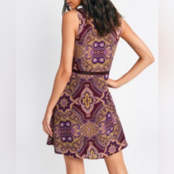 NWT Tobi Mauve and Gold Patterned Mini Dress 60's inspired vintage women's Small - Picture 3 of 12